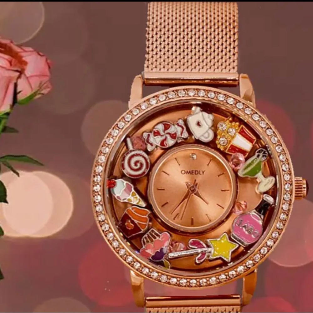 FLOATING LOCKET WATCH! Comes with choice of 8 charms!